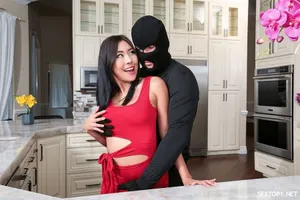 Chồng đi vắng vợ ngon ở nhà thông dâm cùng hàng xóm