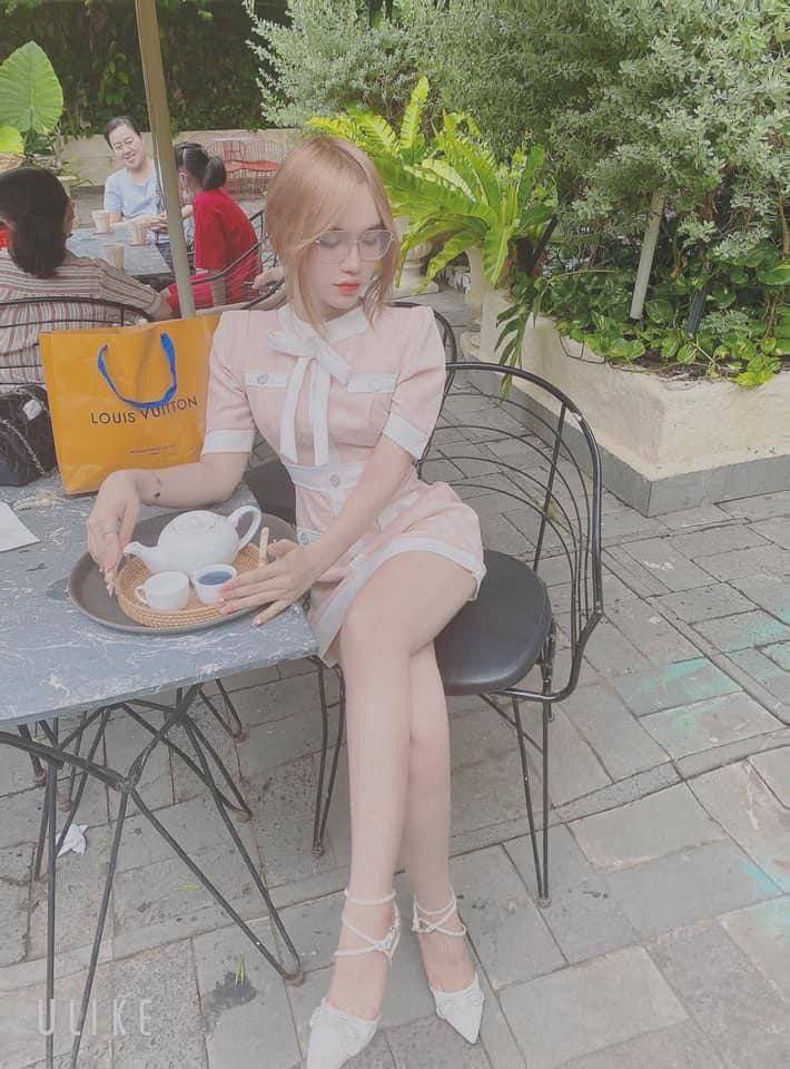 Cô chủ nhà dâm đãng và anh thợ sửa điều hòa may mắn