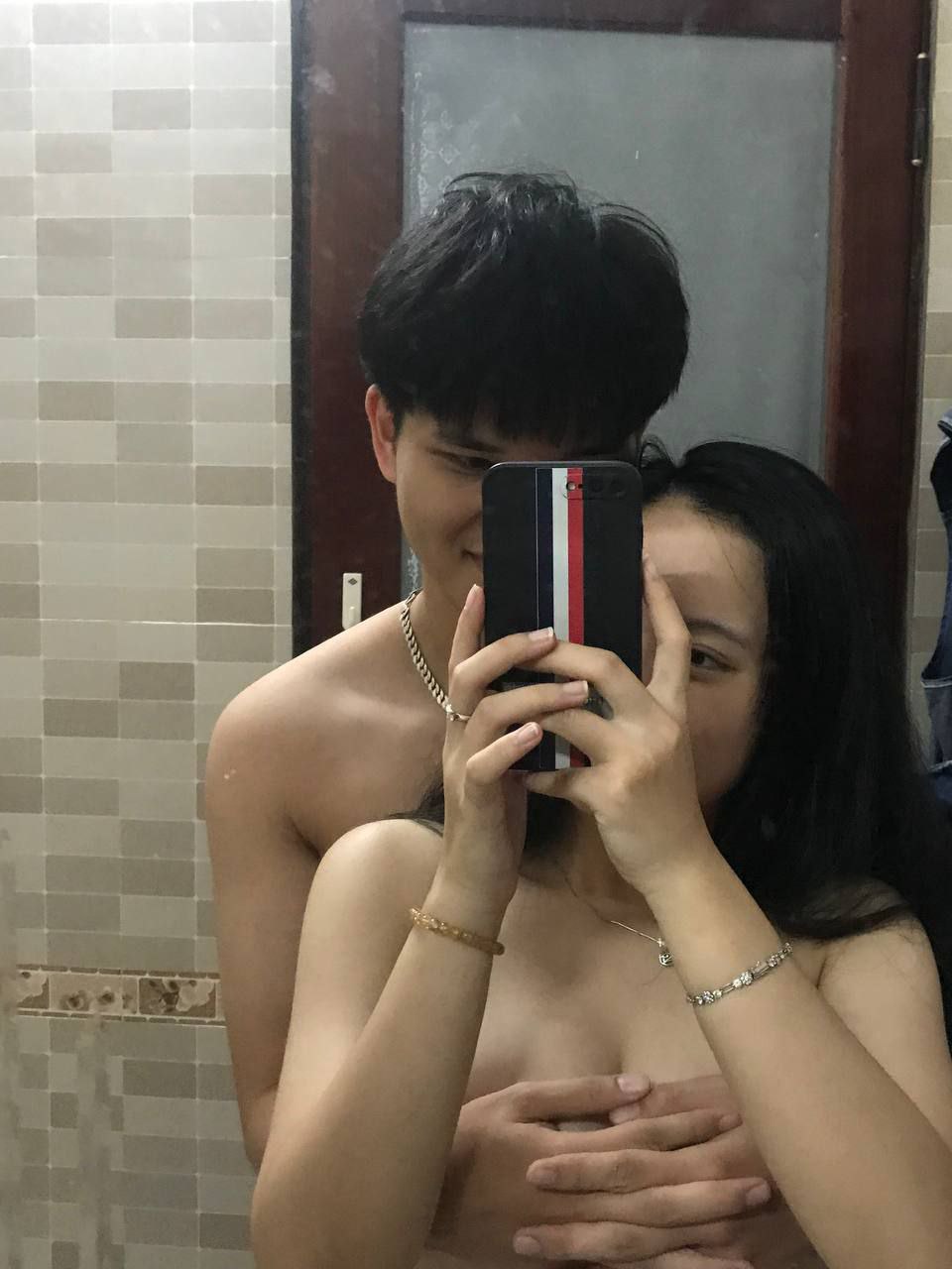 Chị dâu giả vờ ngủ cho em chồng đụ